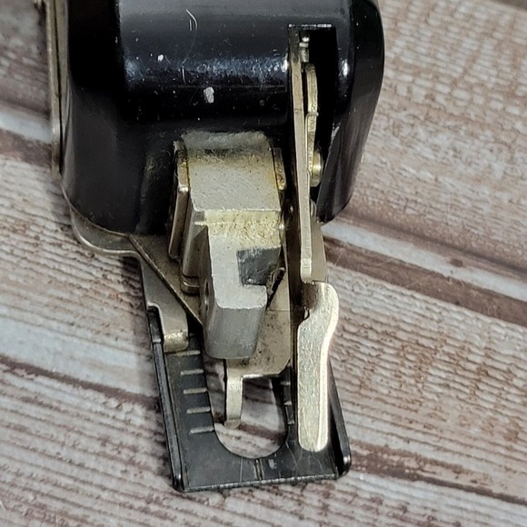 Vintage Singer Button Holder With Attachment Box and booklet. - Picture 12 of 12